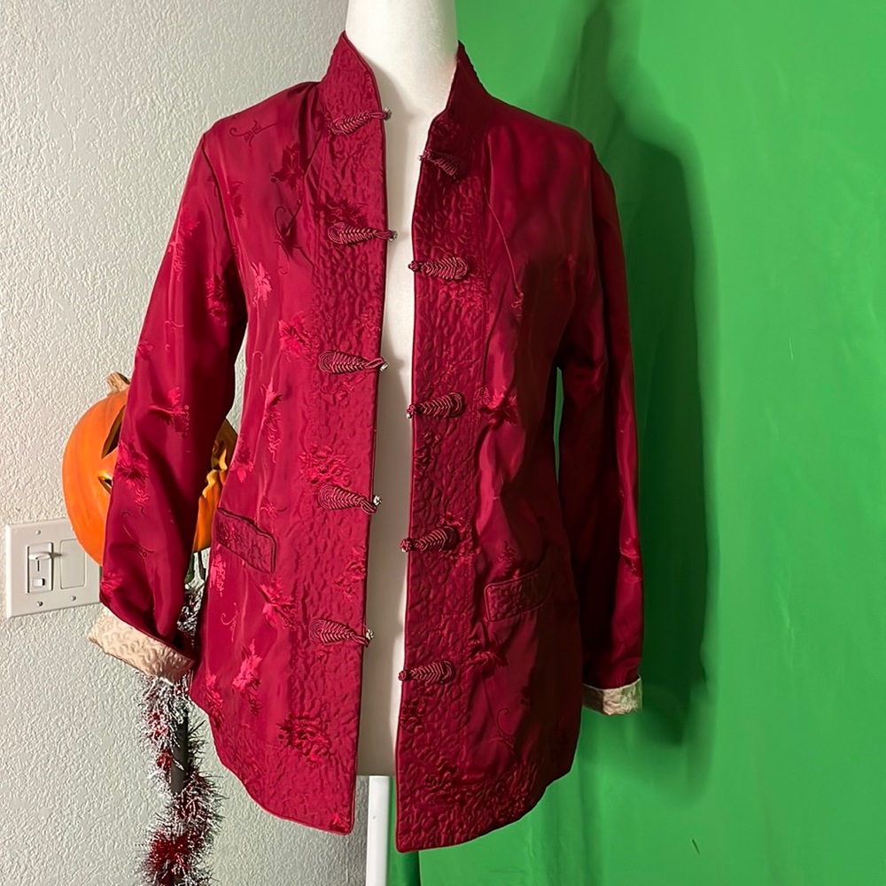 Reversible empire collar vintage “Chinese” jacket made in Taiwan!